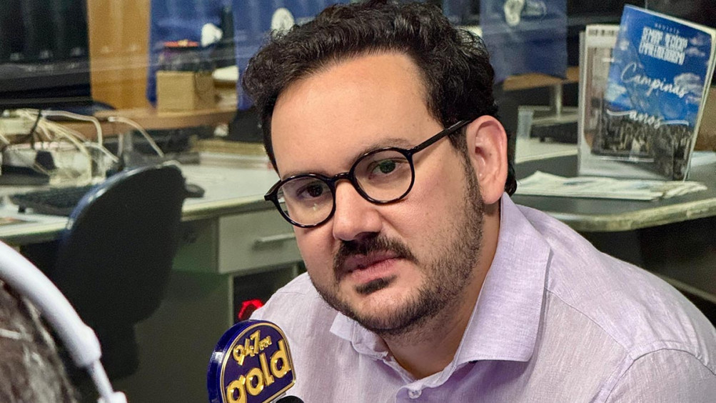 Franco Sardelli durante entrevista