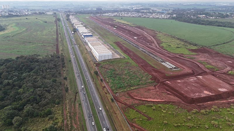 Obra de infraestrutura vista de cima