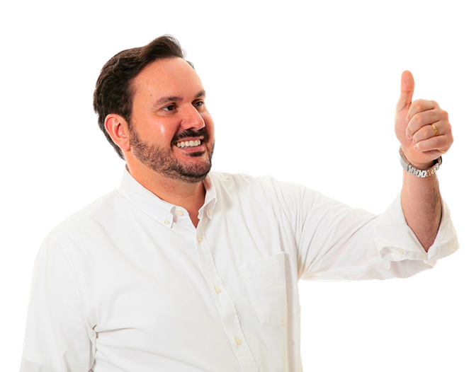 Franco Sardelli fazendo sinal de positivo